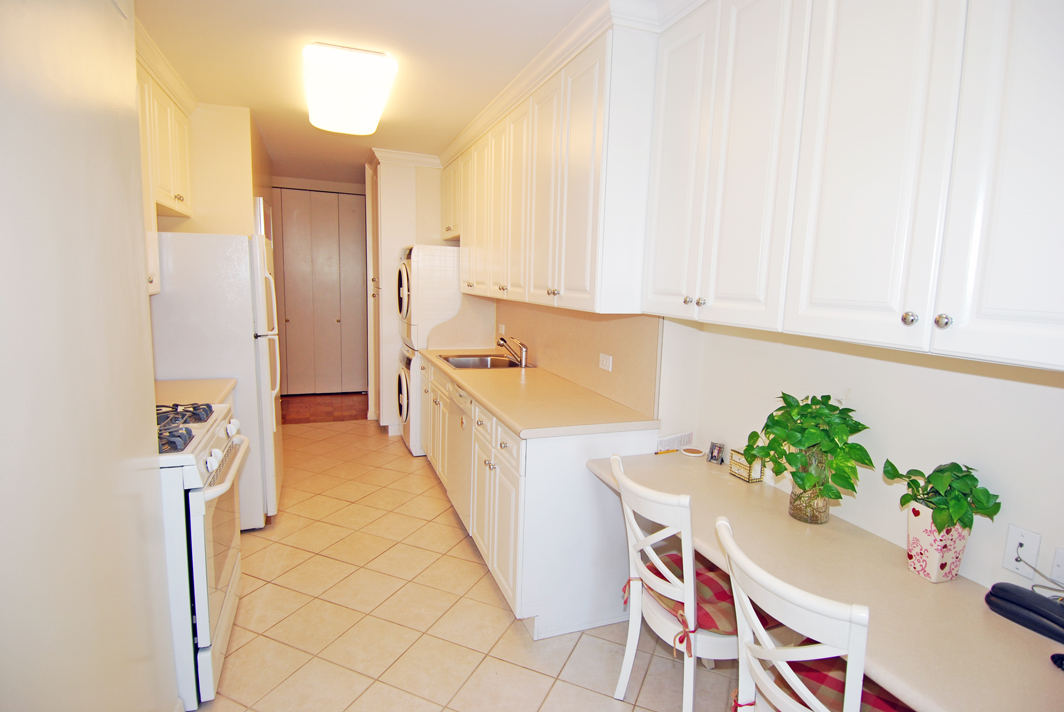 North Shore Towers Apartment