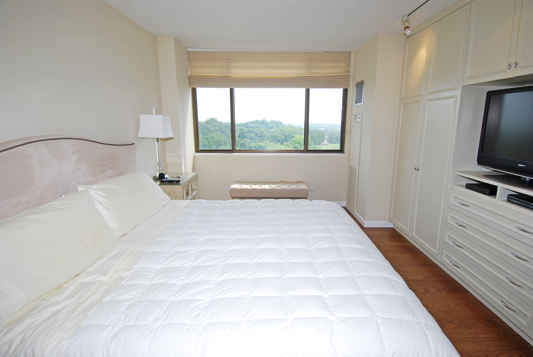 North Shore Towers Apartment