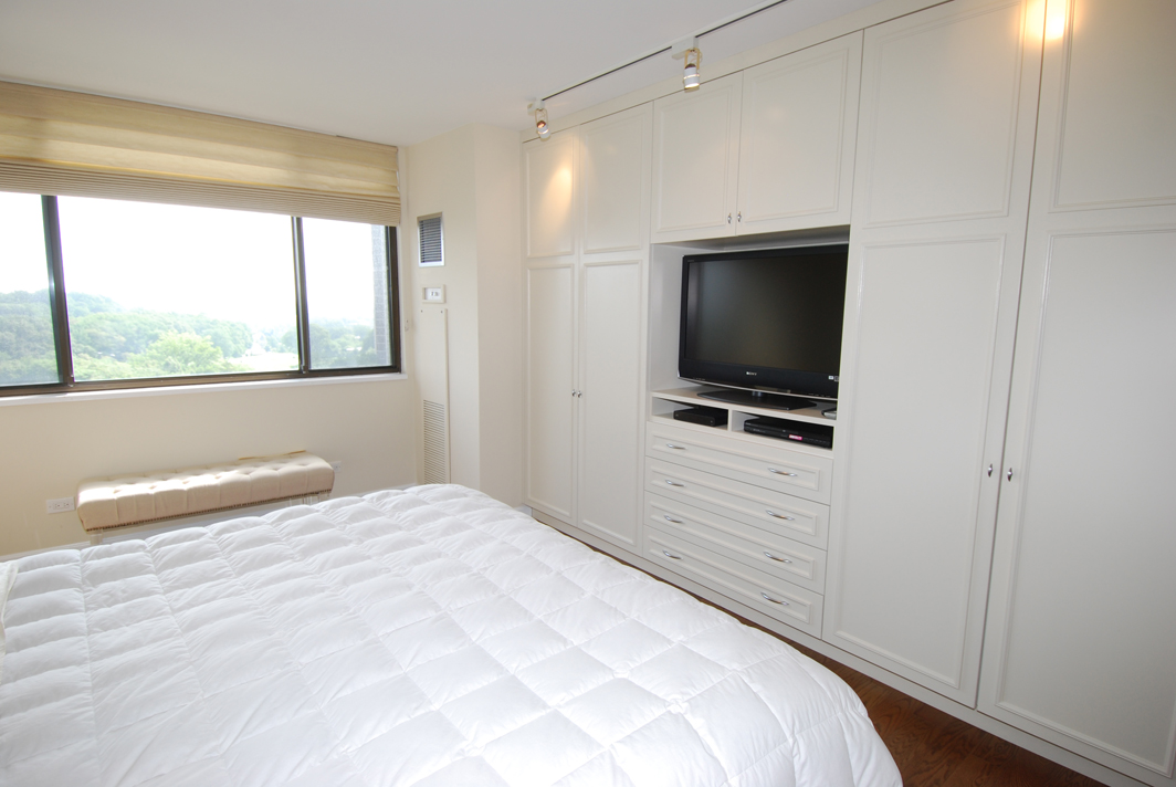 North Shore Towers Apartment