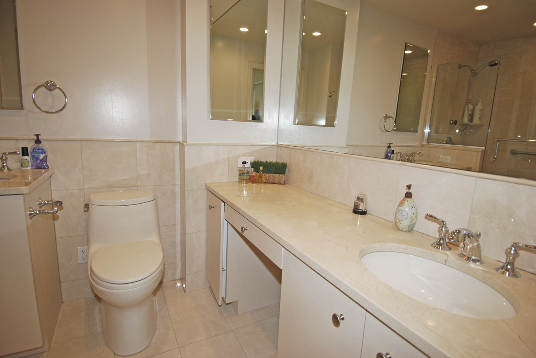 North Shore Towers Apartment