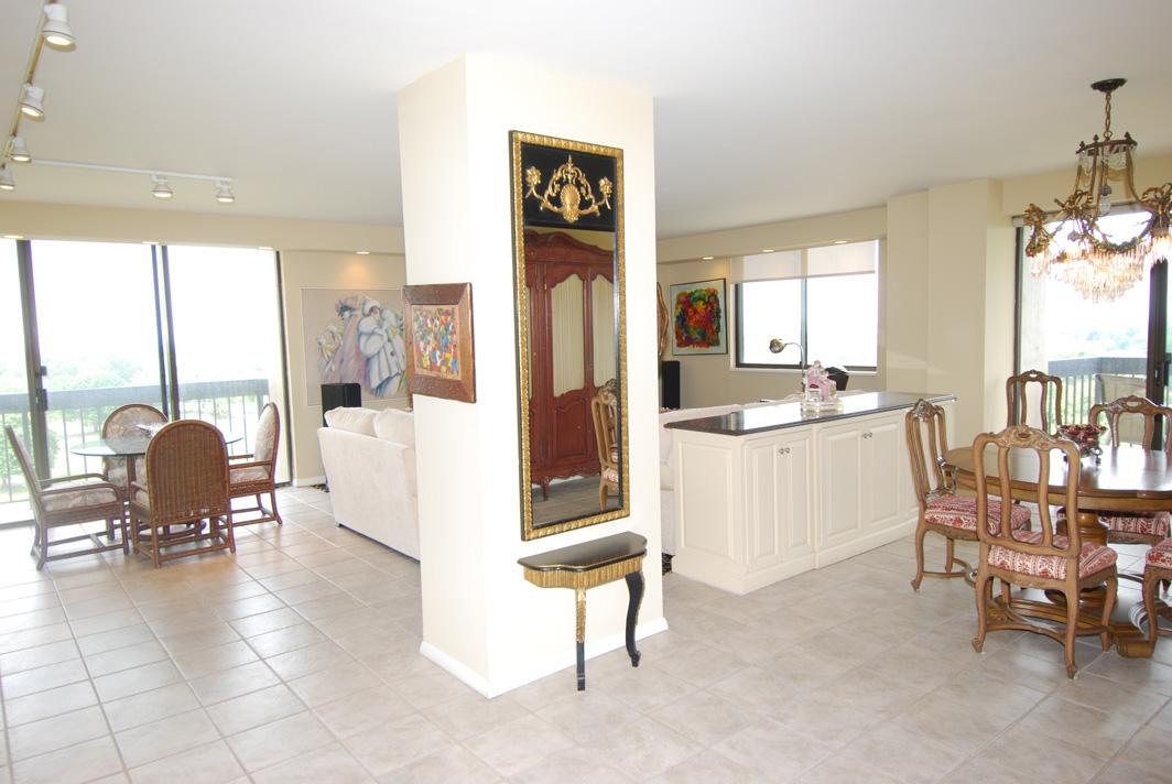 North Shore Towers Apt.