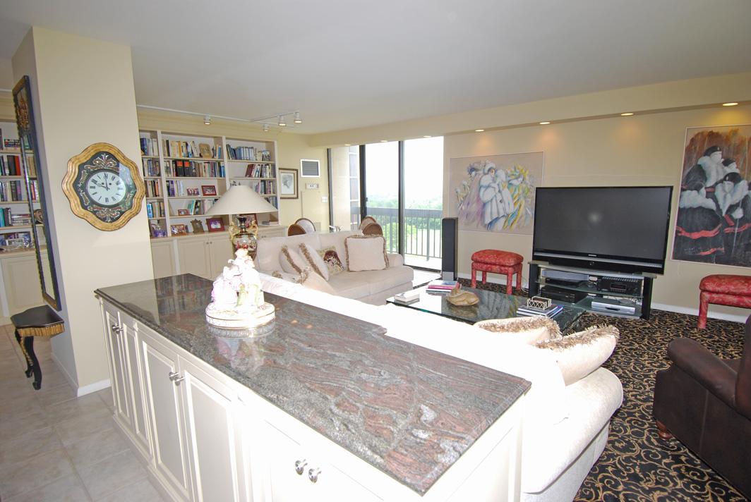 North Shore Towers Apt.