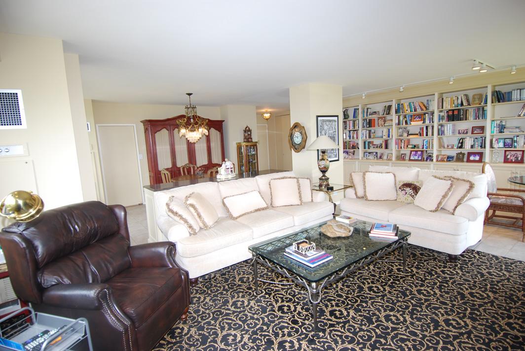 North Shore Towers Apt.