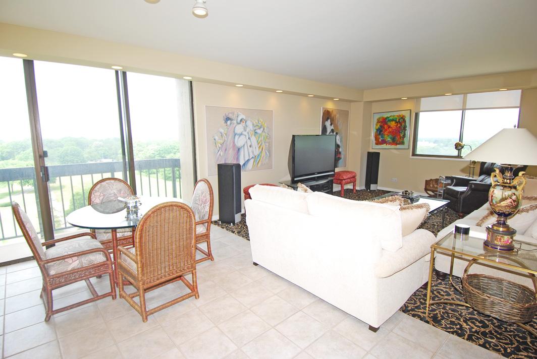 North Shore Towers Apt.