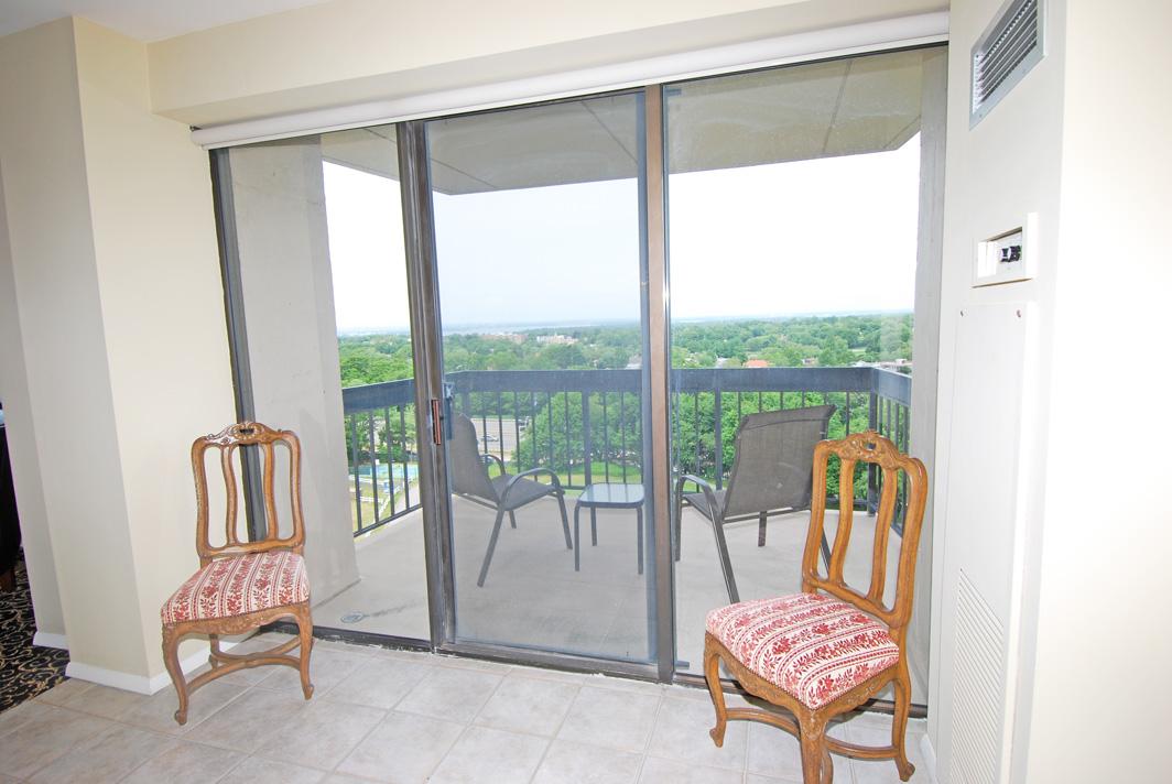 North Shore Towers Apt.