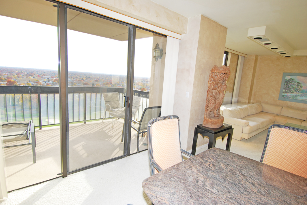 North Shore Towers Apt.