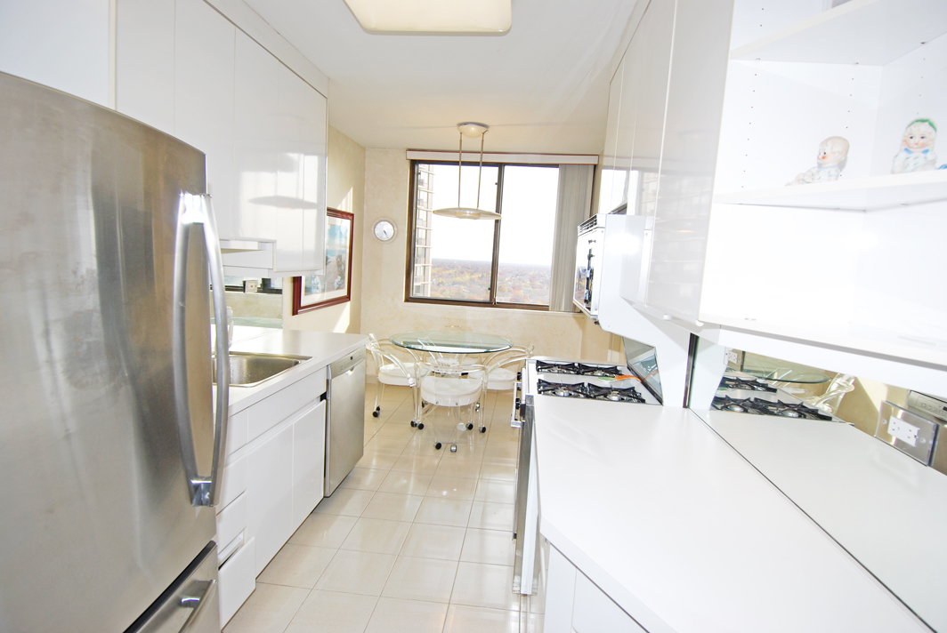 North Shore Towers Apt.