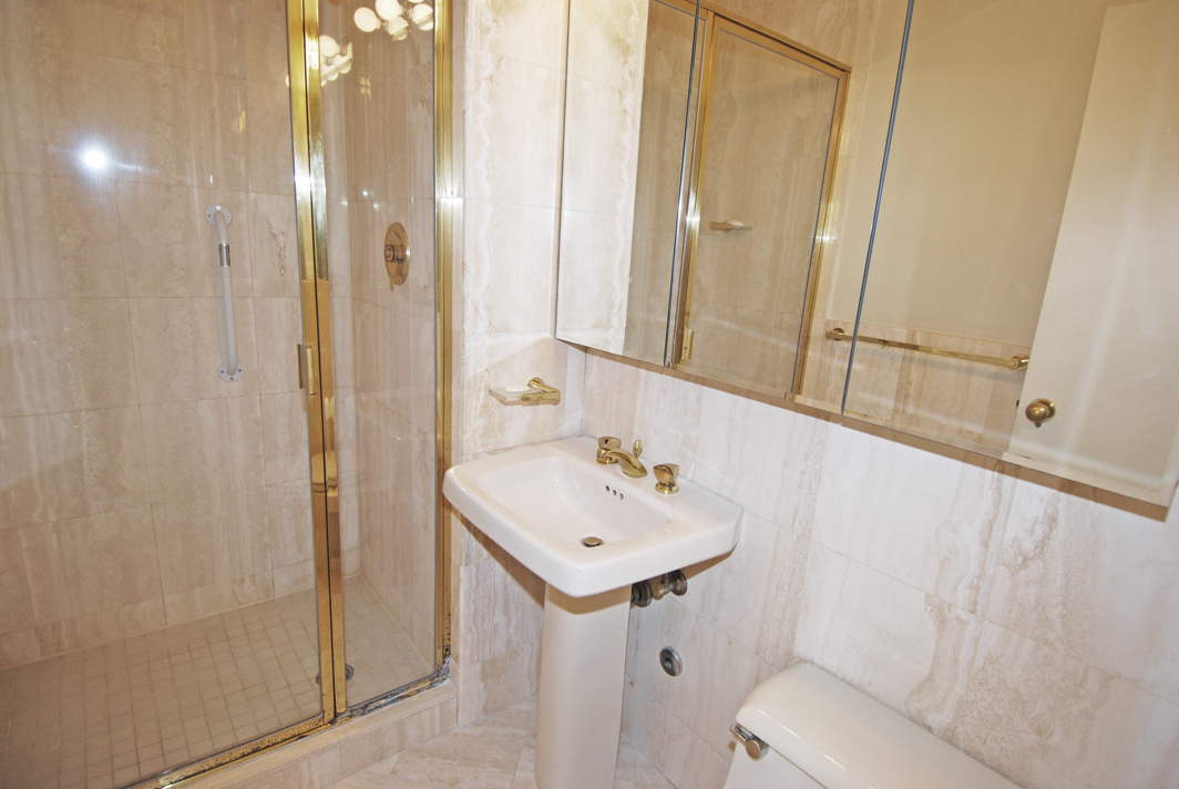 North Shore Towers Apt.