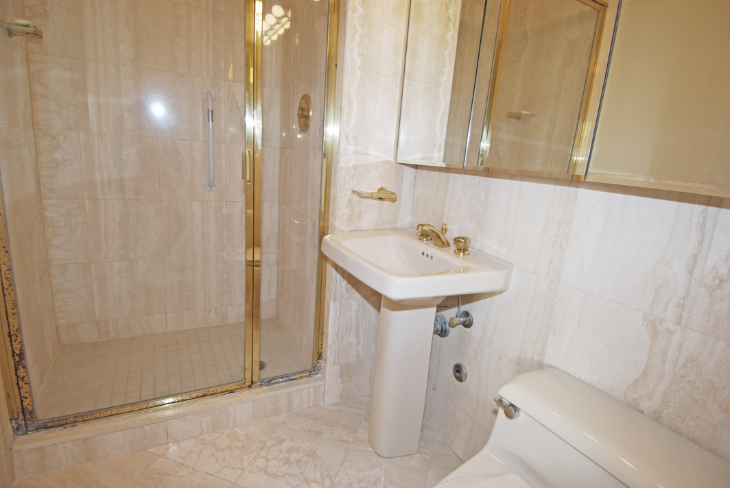 North Shore Towers Apt.