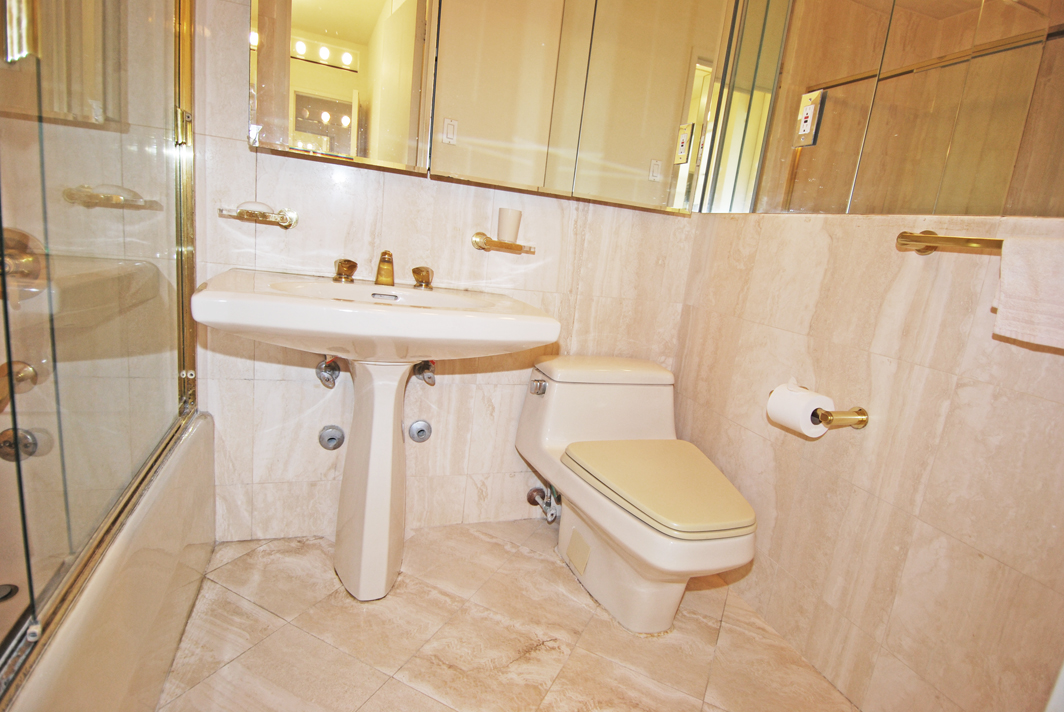 North Shore Towers Apt.