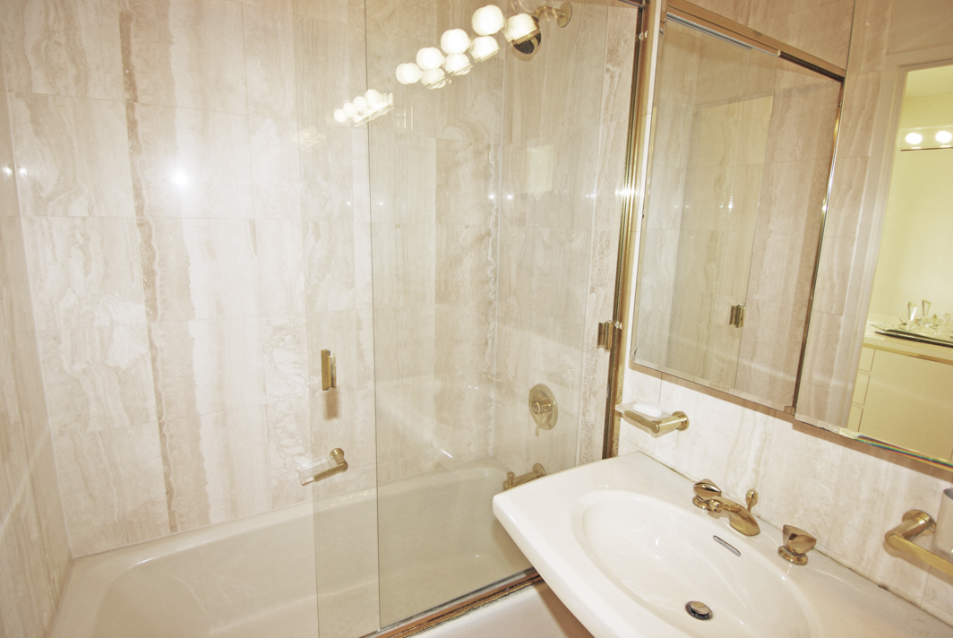 North Shore Towers Apt.