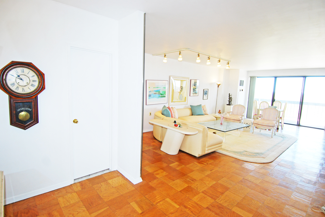 North Shore Towers Apartment