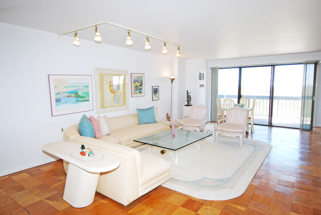 North Shore Towers Apartment