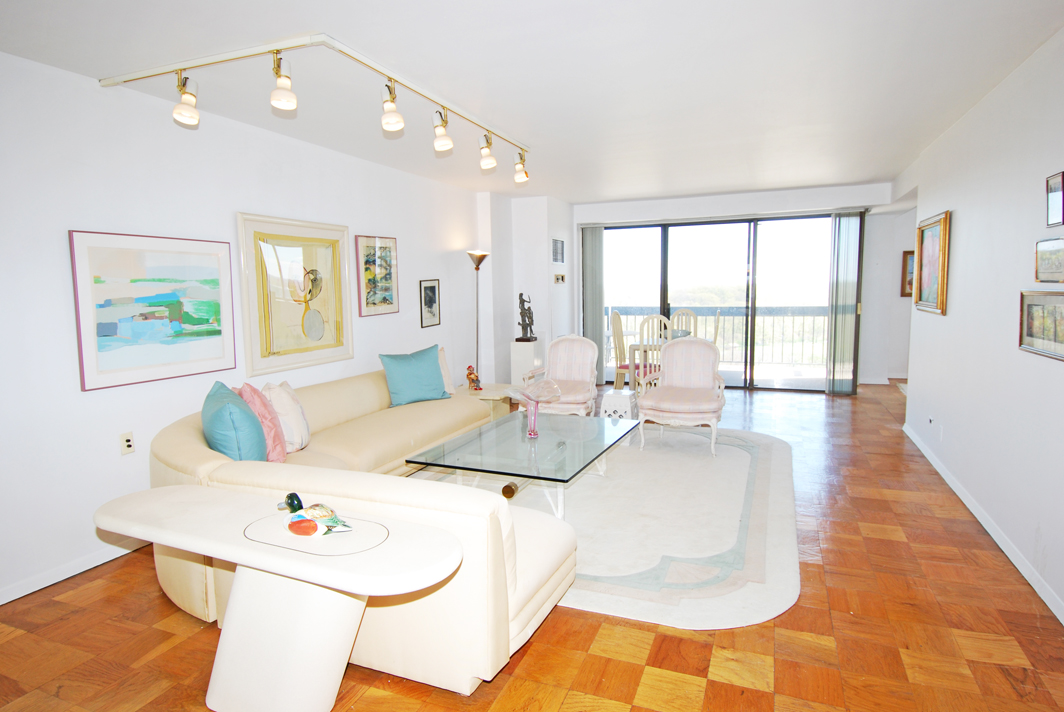 North Shore Towers Apartment