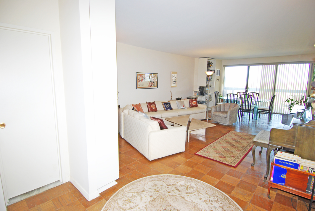 North Shore Towers Apartment