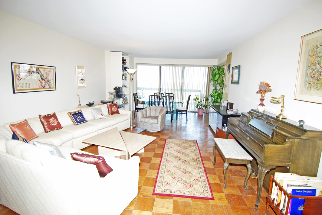 North Shore Towers Apartment