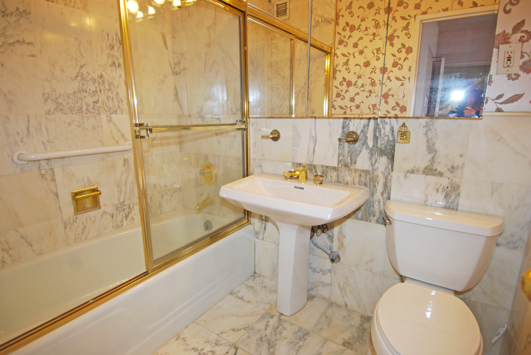 North Shore Towers Apartment