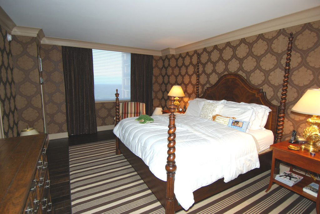 North Shore Towers Apartment