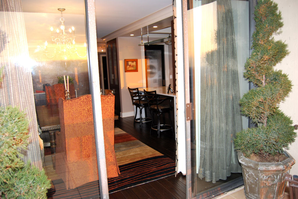 North Shore Towers Apartment