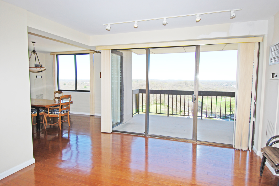 North Shore Towers Apartment