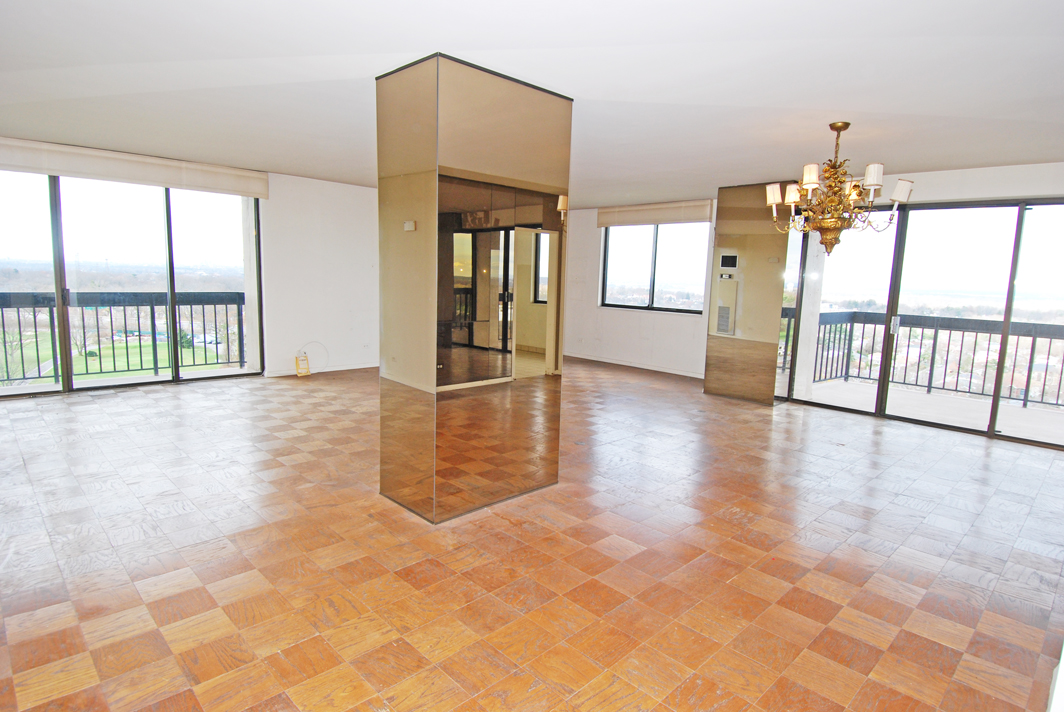 North Shore Towers Apt.