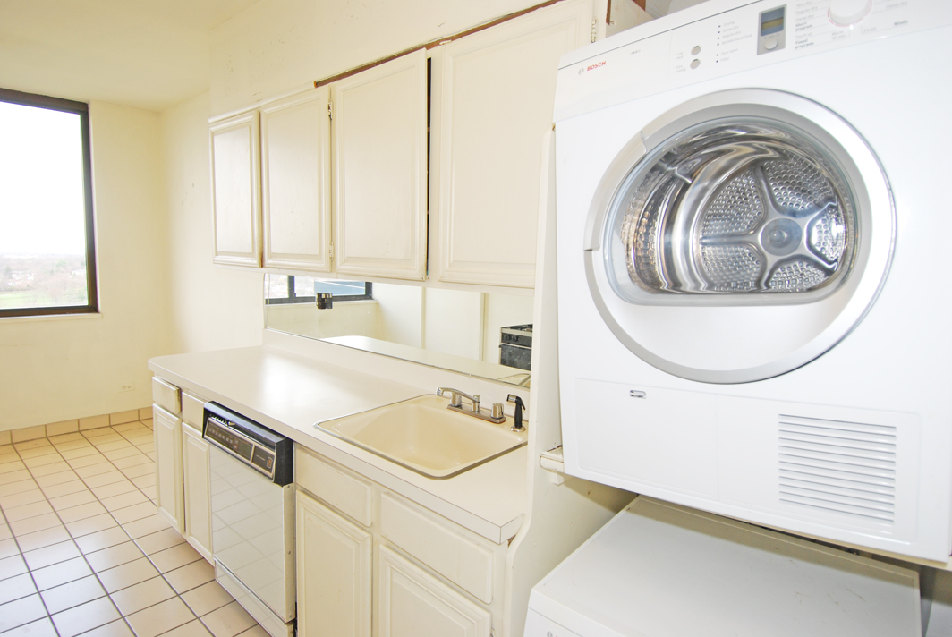 North Shore Towers Apt.