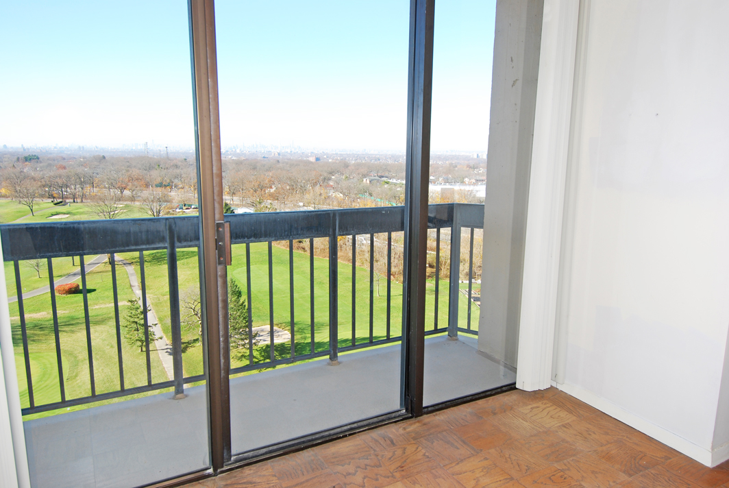 North Shore Towers Apt.