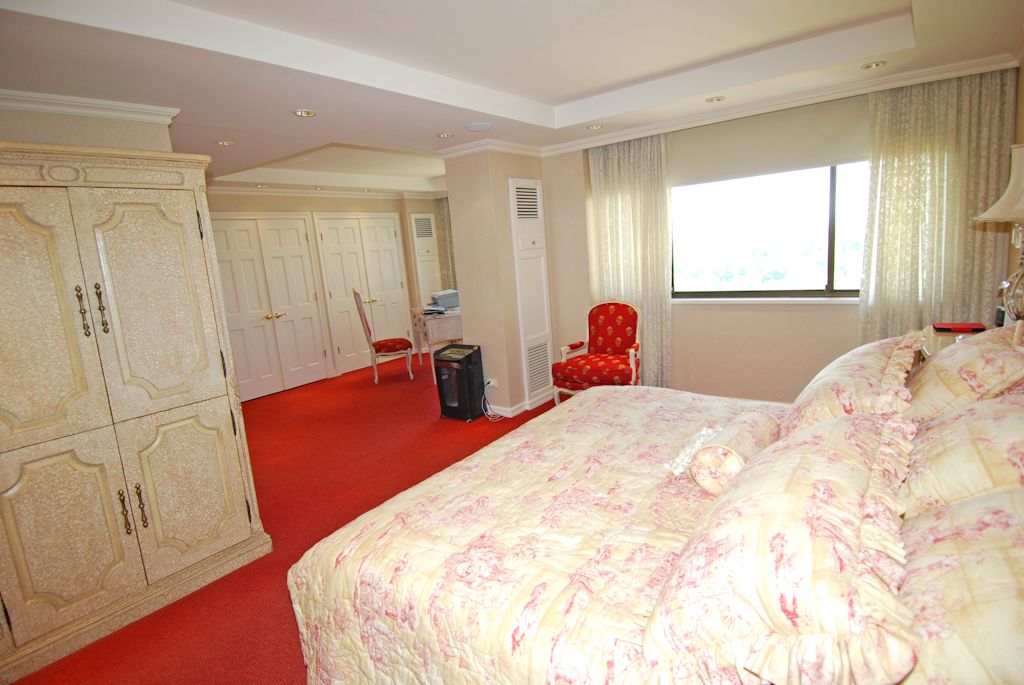 North Shore Towers 3 bedroom co-op