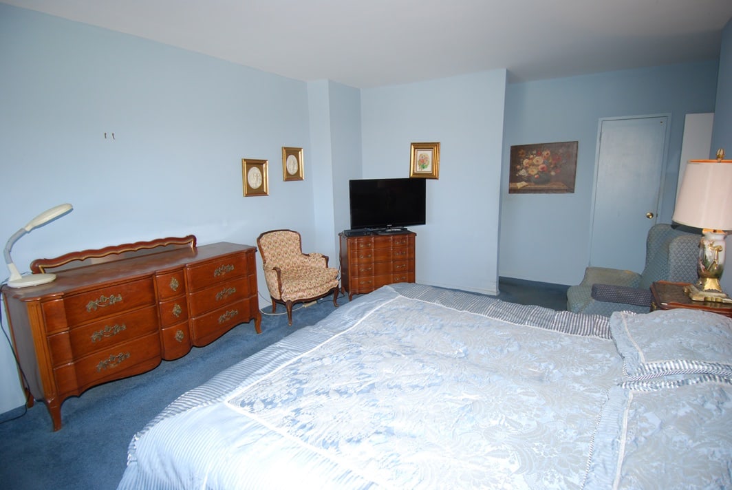 North Shore Towers Apt.