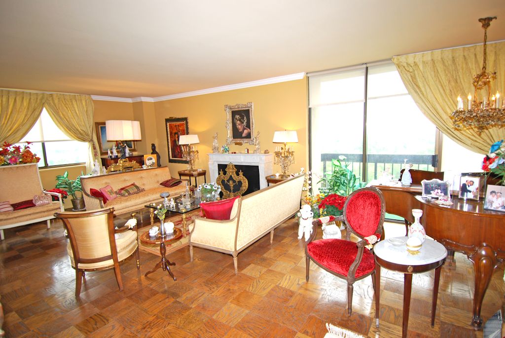 North Shore Towers Apartment