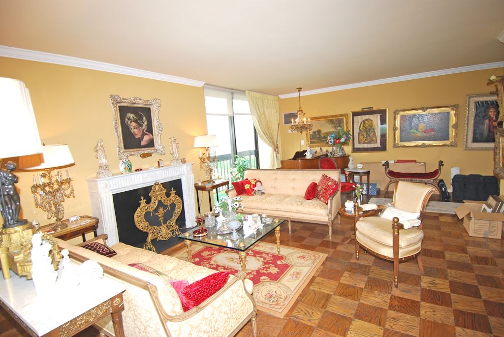 North Shore Towers Apartment