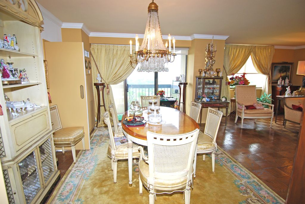 North Shore Towers Apartment