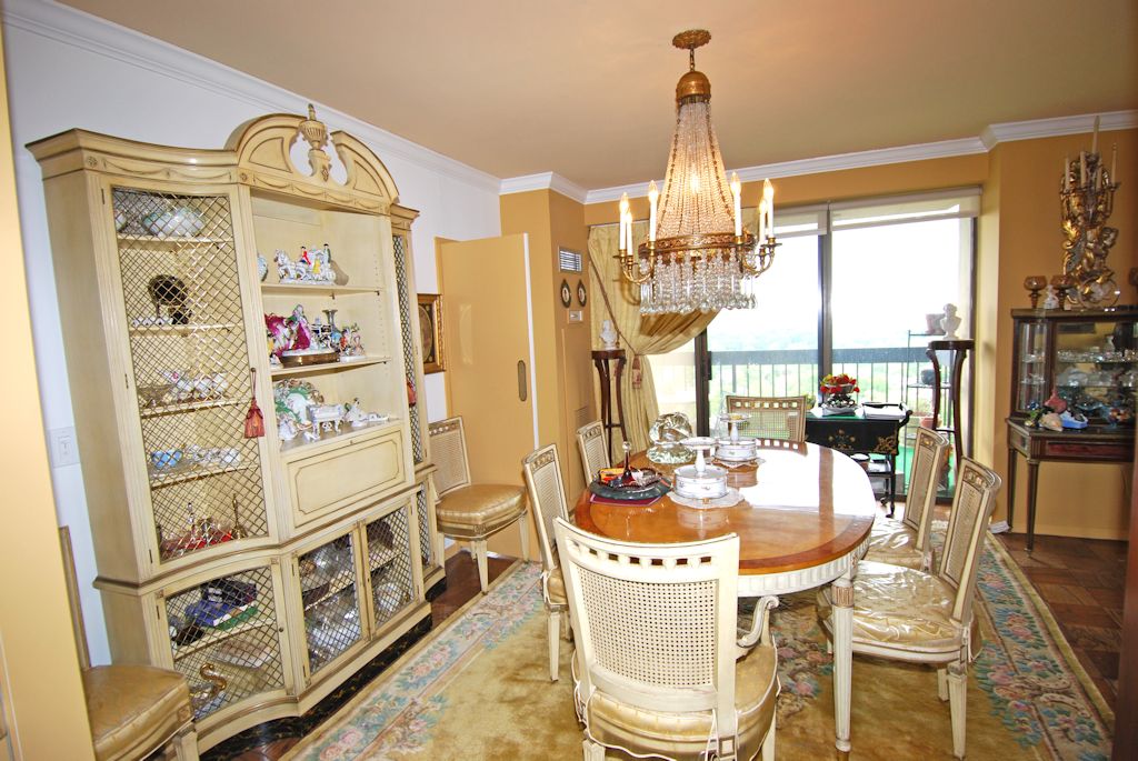 North Shore Towers Apartment