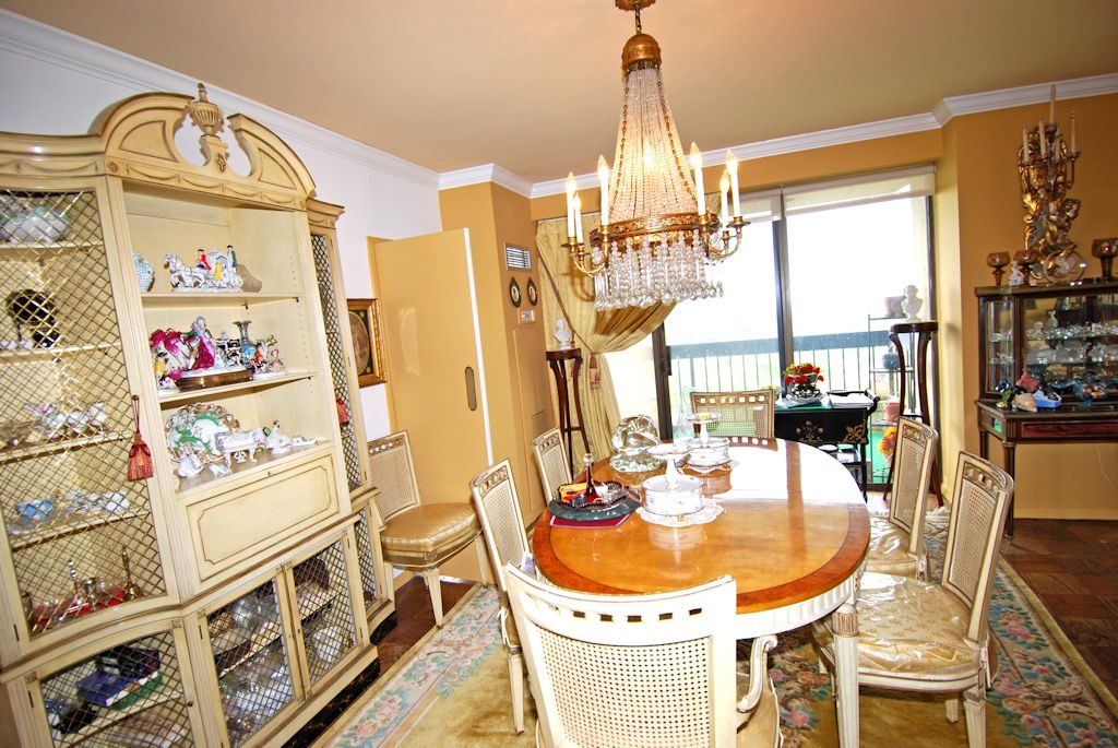 North Shore Towers Apartment