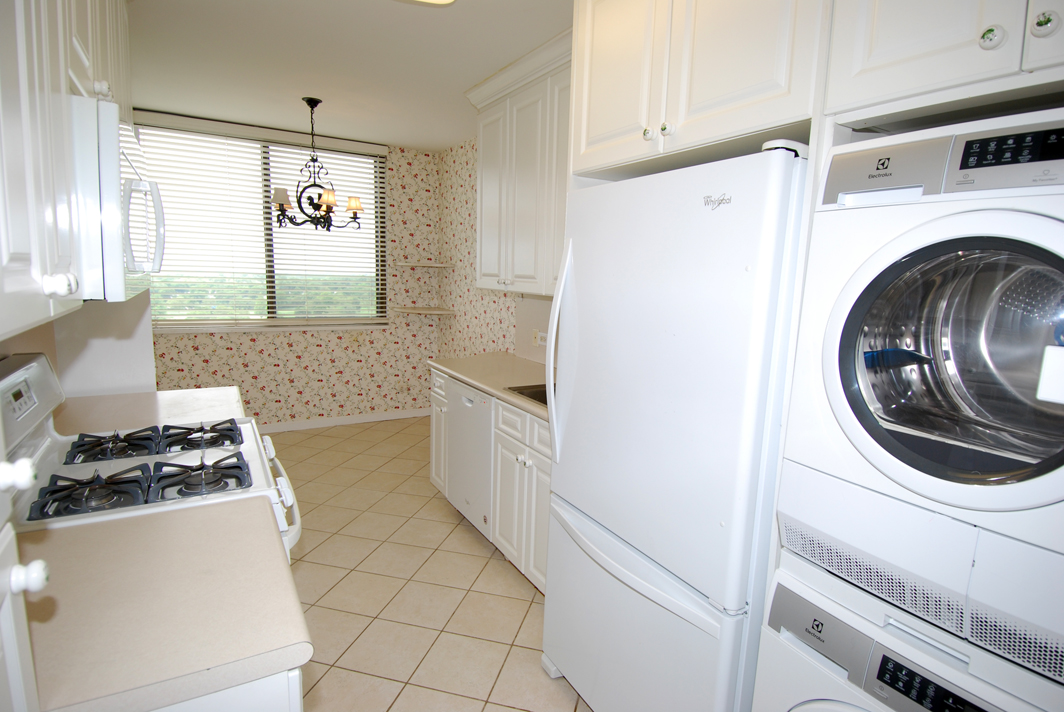 North Shore Towers Apt.