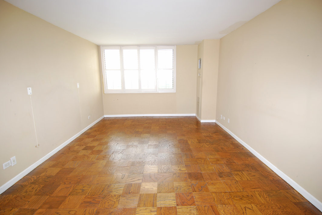 North Shore Towers Apt.