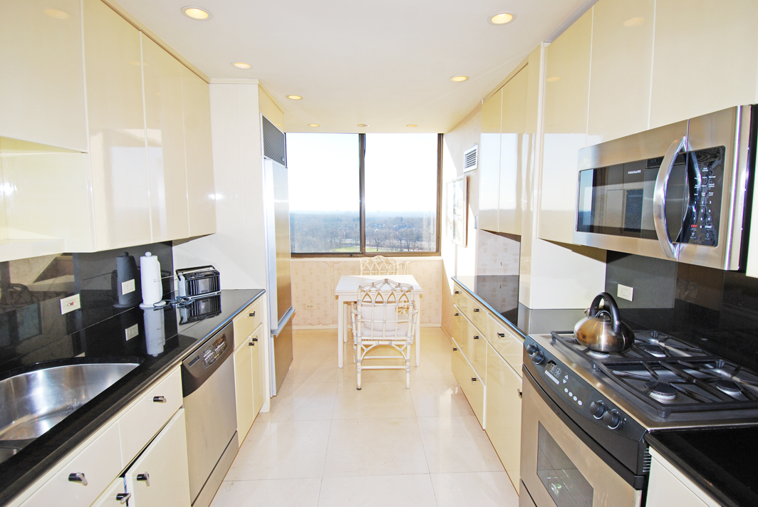 North Shore Towers Apartment