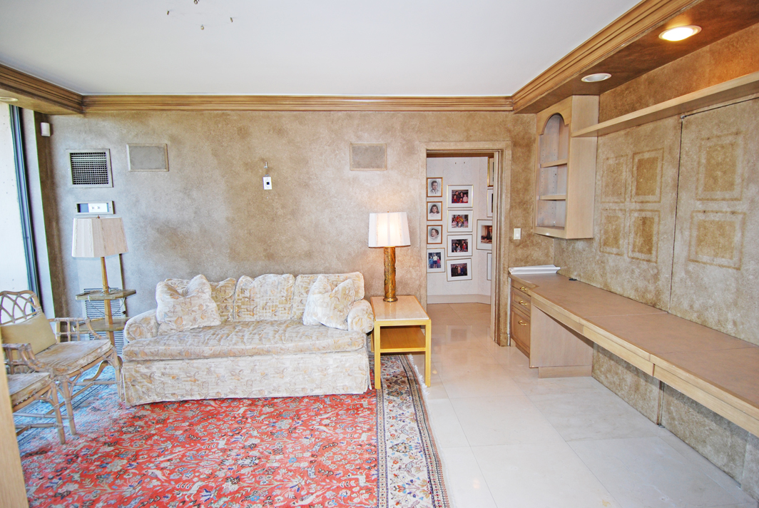 North Shore Towers Apartment