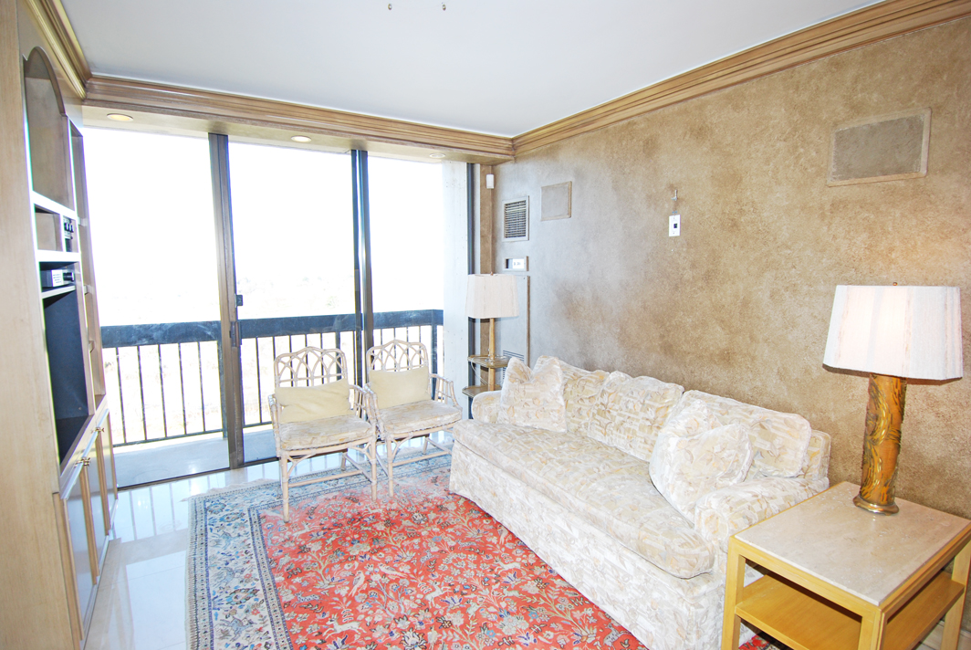 North Shore Towers Apartment