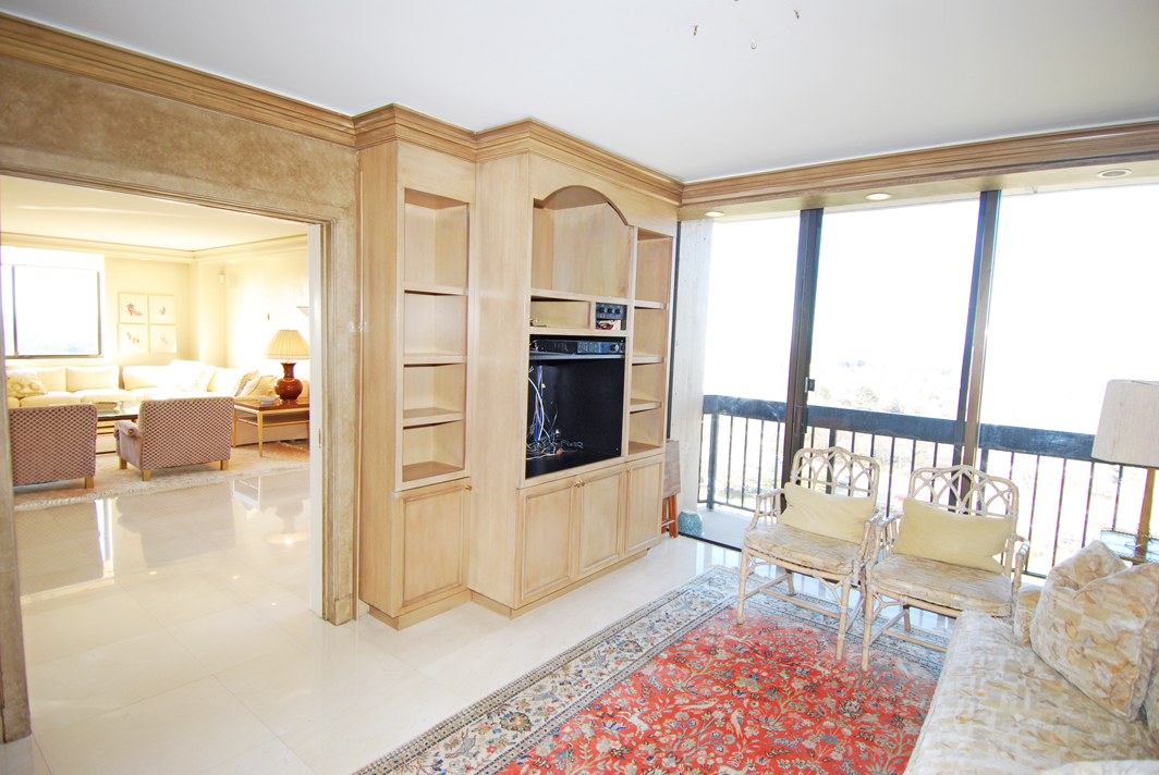 North Shore Towers Apartment