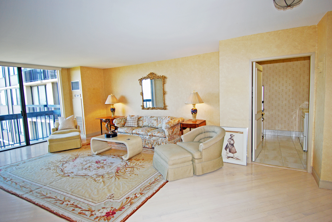 North Shore Towers Apartment