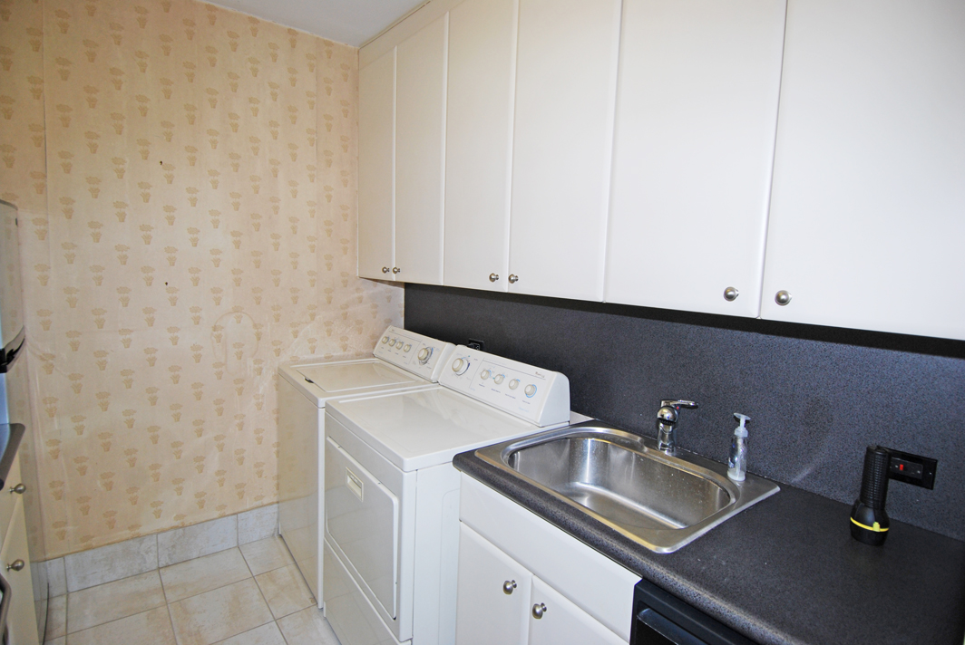 North Shore Towers Apartment