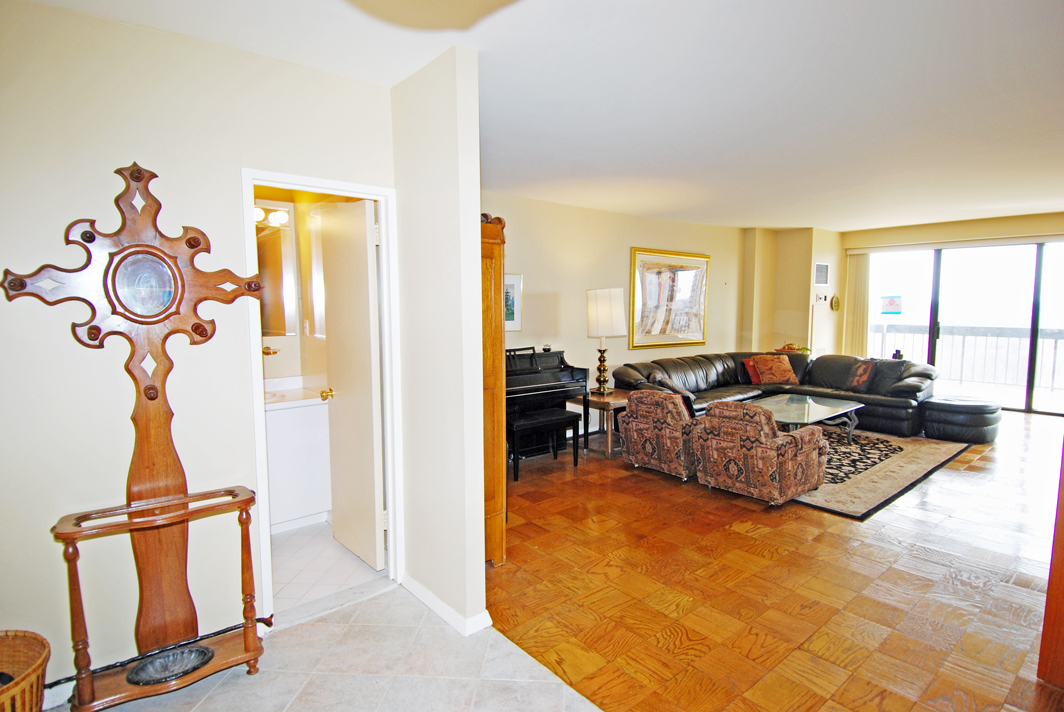 North Shore Towers Apartment