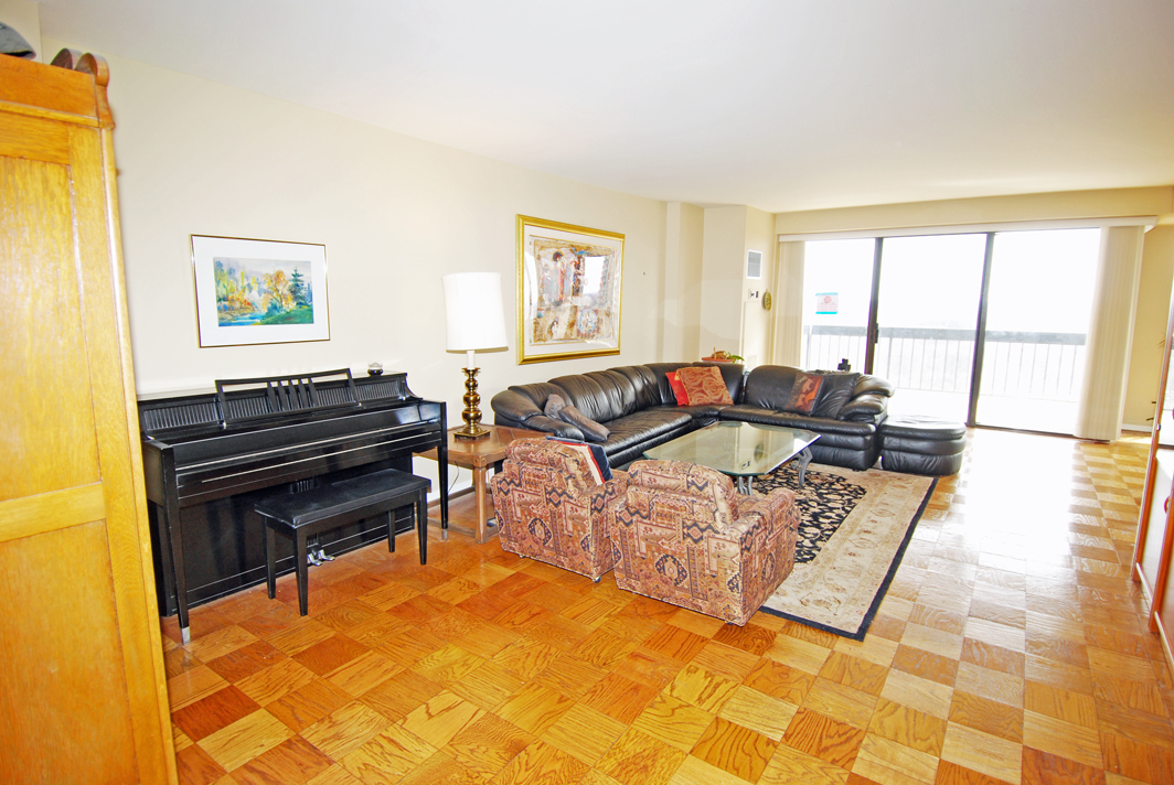 North Shore Towers Apartment