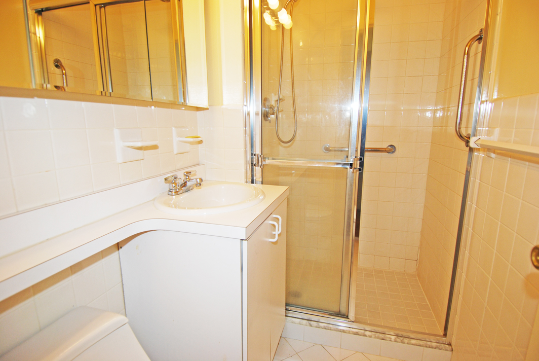 North Shore Towers Apartment