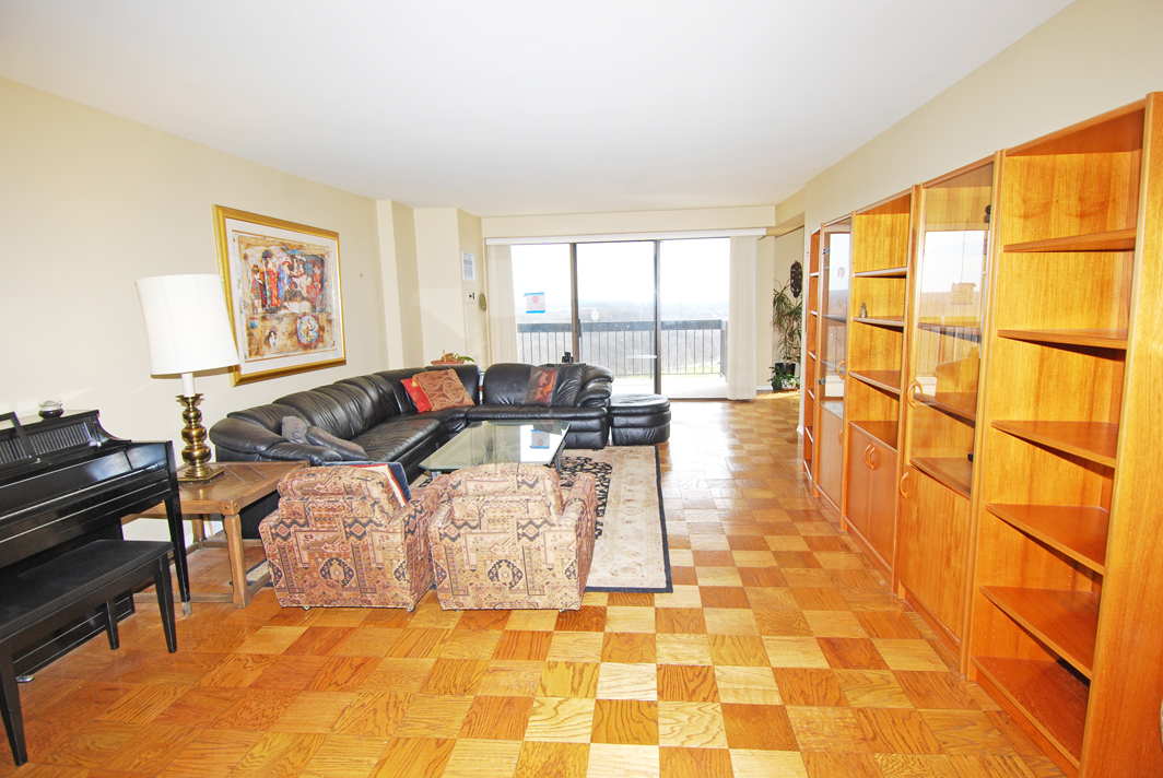 North Shore Towers Apartment