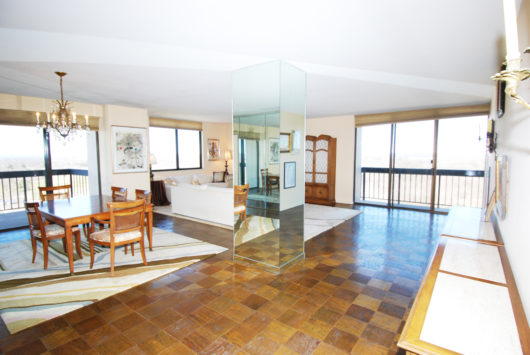 North Shore Towers Apartment