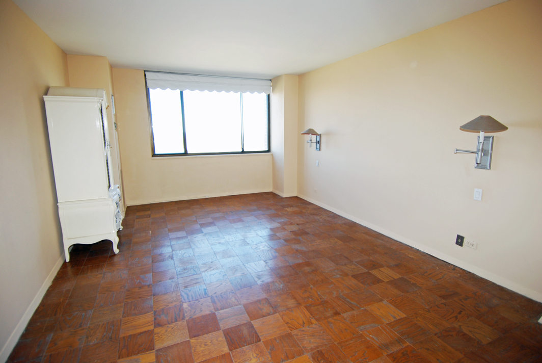 North Shore Towers Apartment