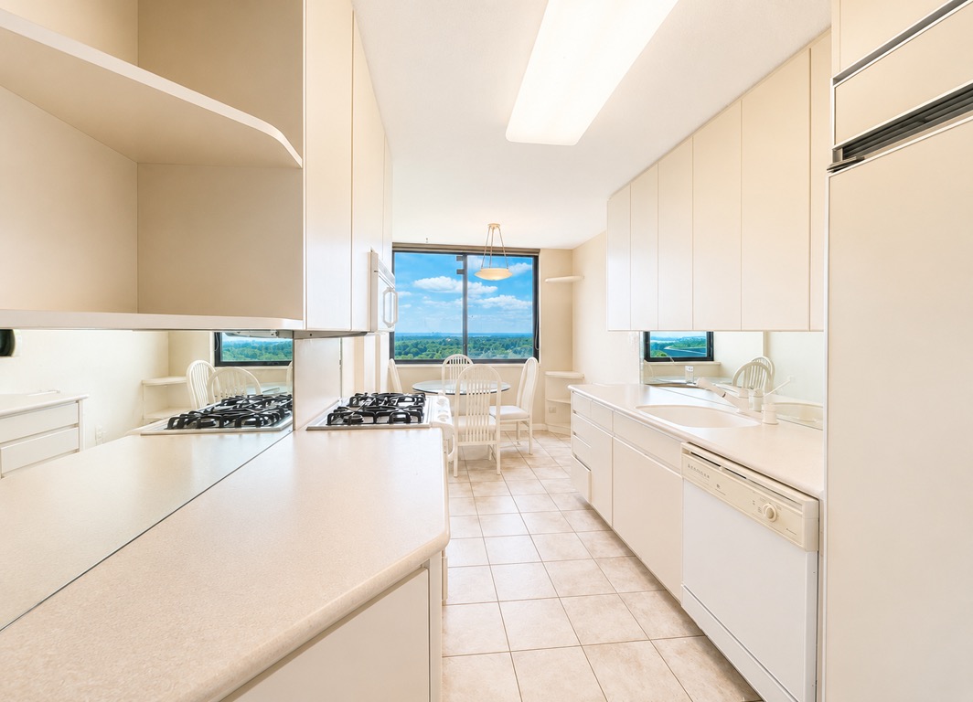 North Shore Towers Apt.