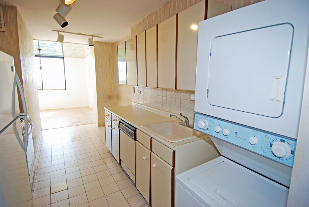 North Shore Towers Apartment